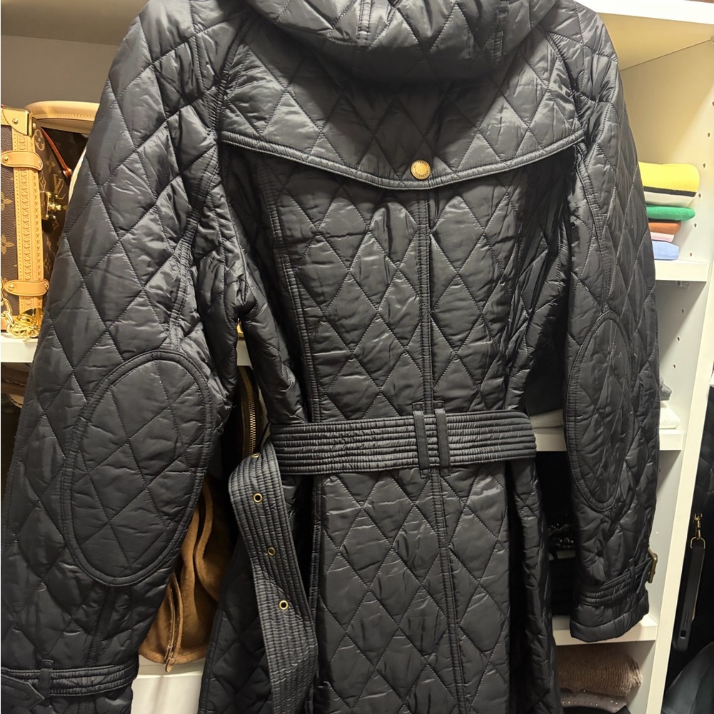 Burberry Quilted Black Performance Jacket with Gold-Tone Hardware - Picture 2 of 16